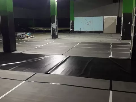 В новом спортивно-тренировочном центре без паразитов!